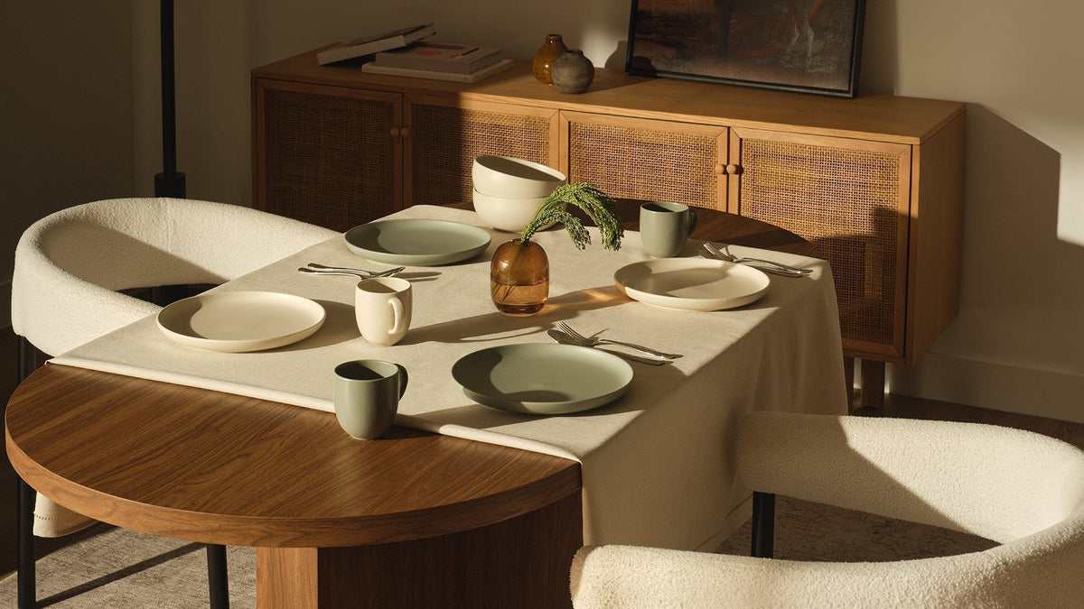 LITTLE DETAILS THAT MAKE DINNER FEEL LIKE AN OCCASION