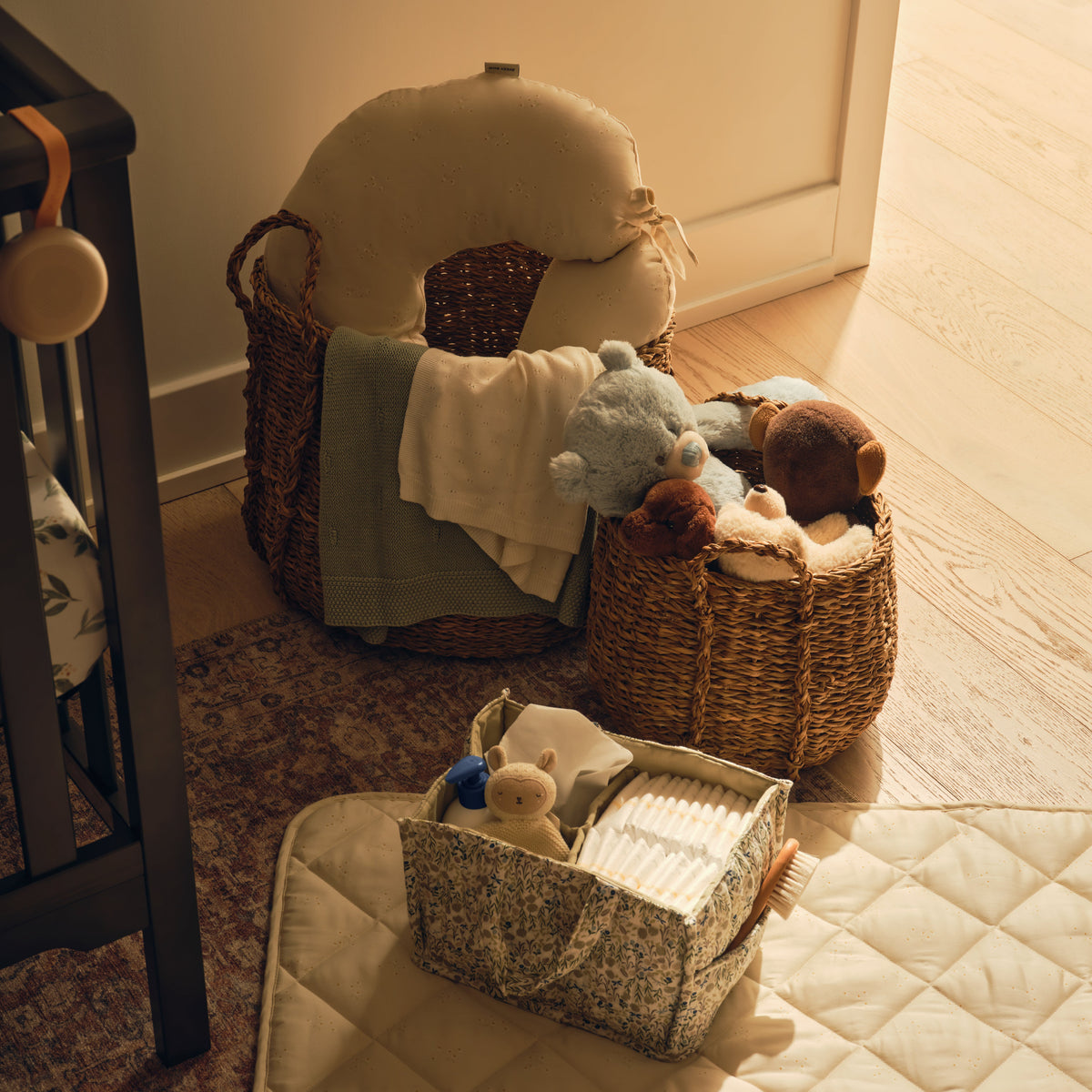 NURSERY DÉCOR & ORGANIZATION