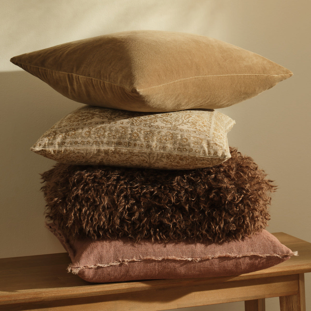PILLOWS & THROWS