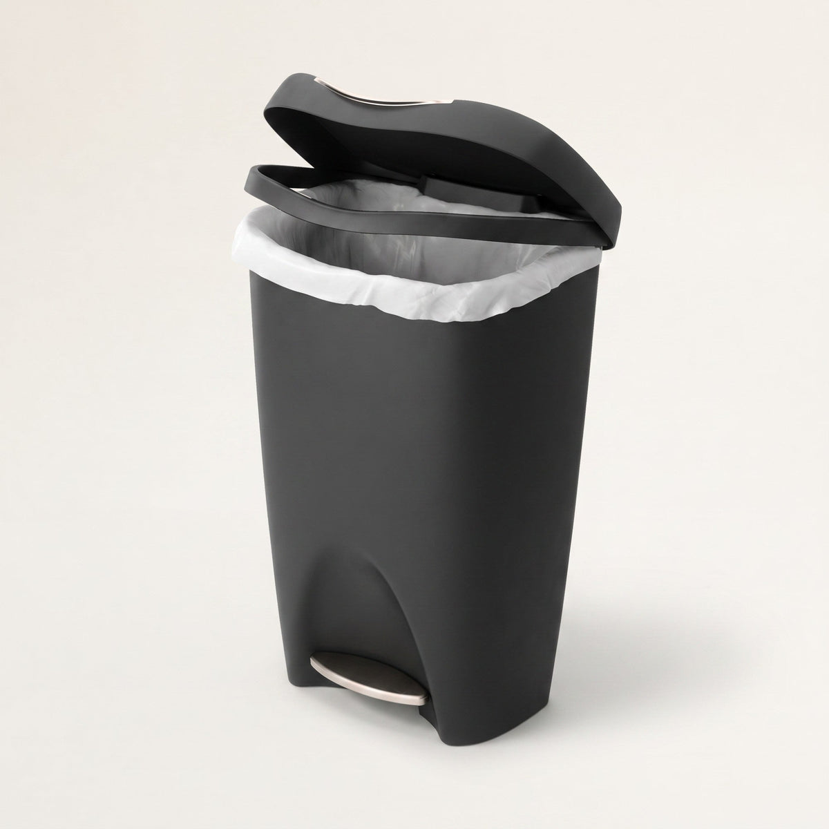 Brim Step Trash Can, 13 Gal