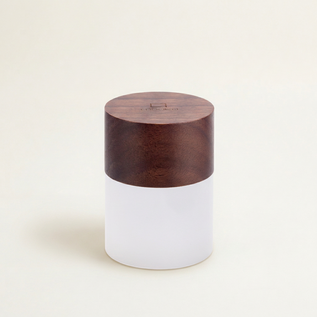 Lemelia Light, Large