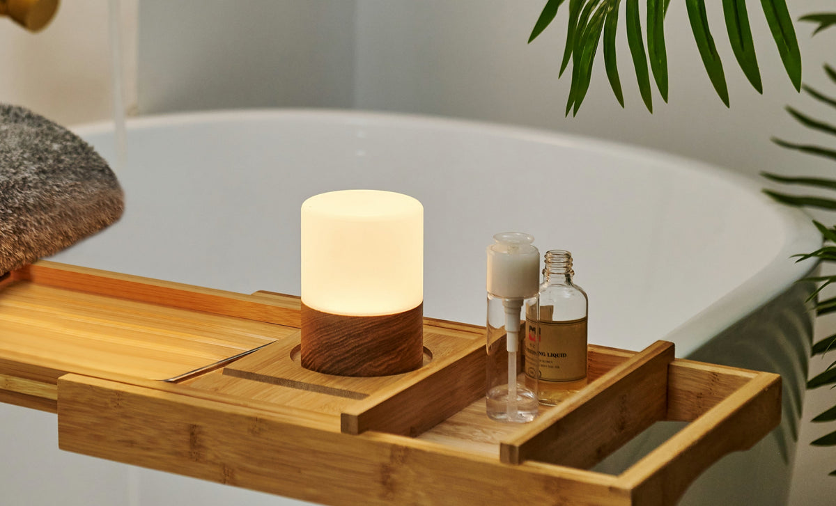 Lemelia Light, Large