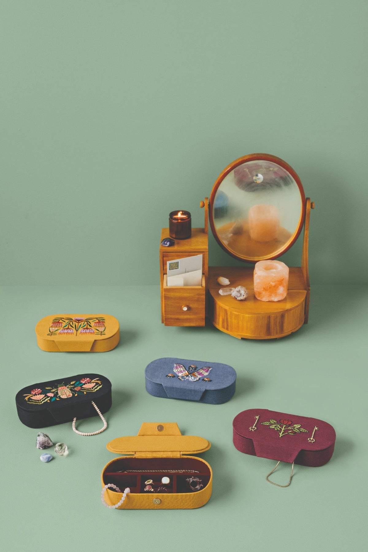 Venus Embroidered Jewelry Box