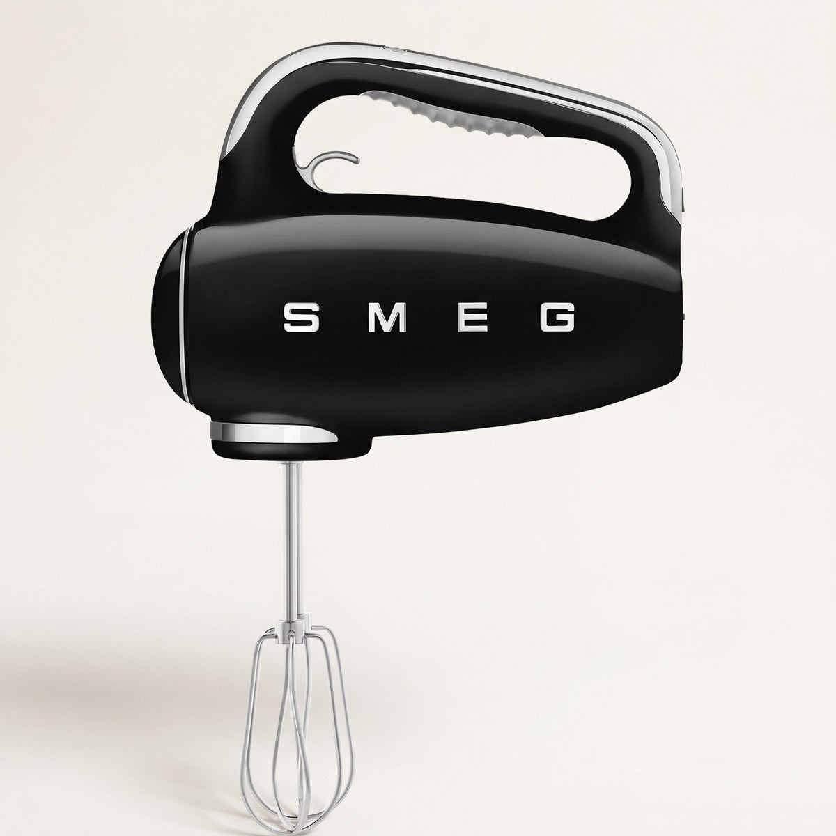 SMEG Hand Mixer with Attachment Bag