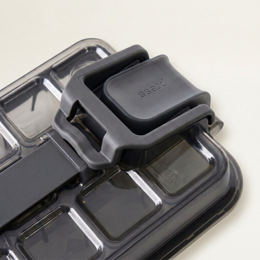 Press & Pull Ice Cube Tray