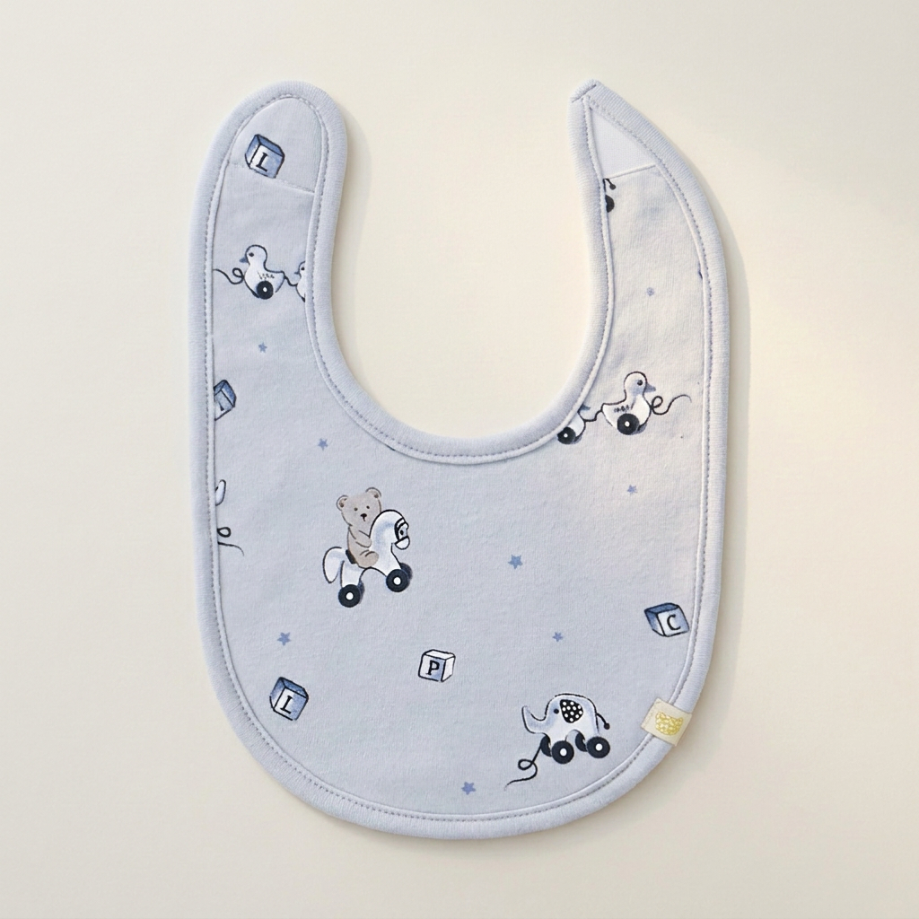 4 Pack bibs & Silicone Spoon