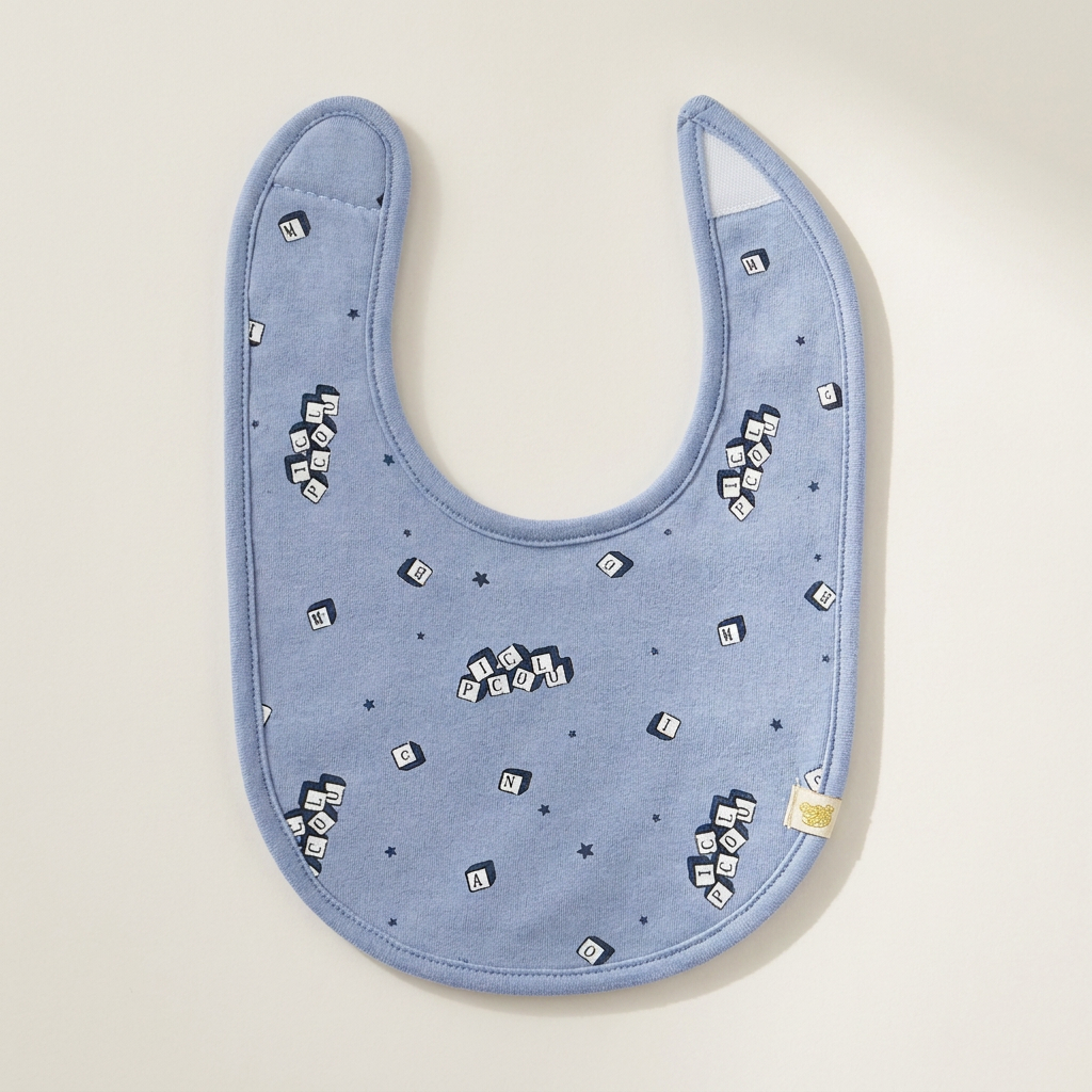 4 Pack bibs & Silicone Spoon