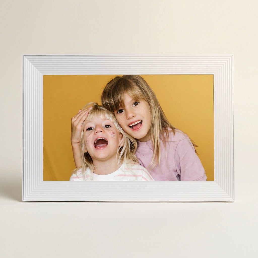 Aura Carver Photo Frame