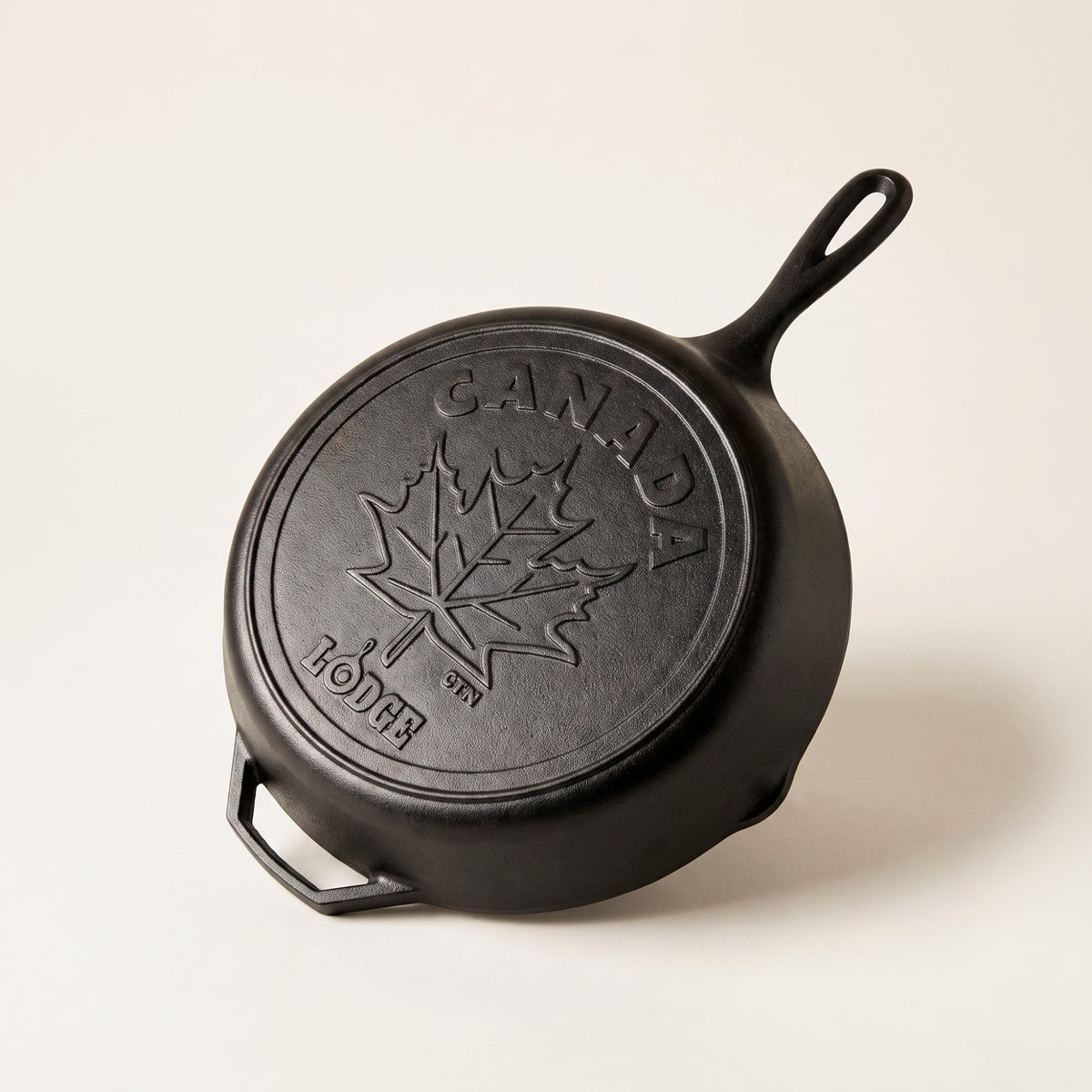 Lodge Canadiana Maple Leaf Skillet