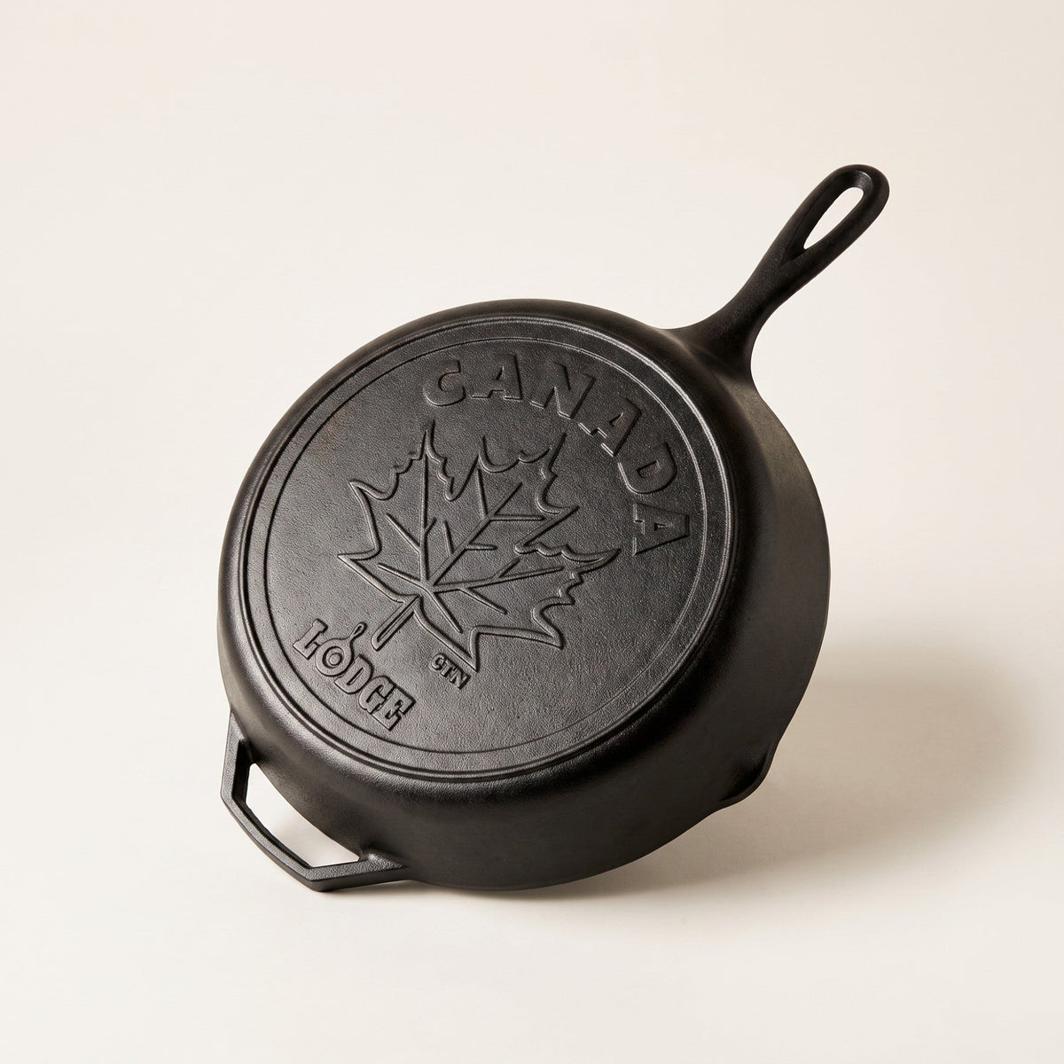 Lodge Canadiana Maple Leaf Skillet