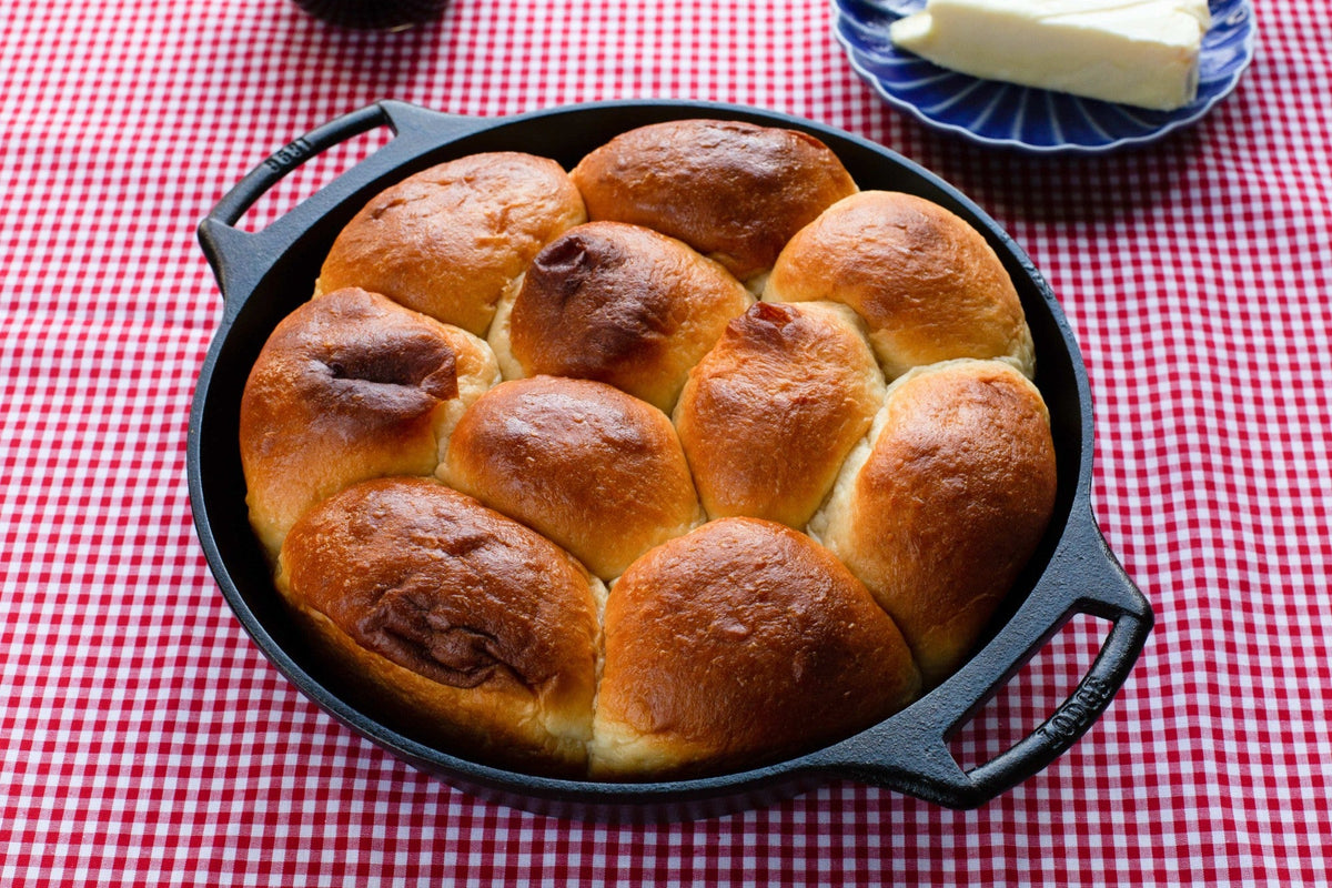 Lodge Bakeware Baker's Skillet