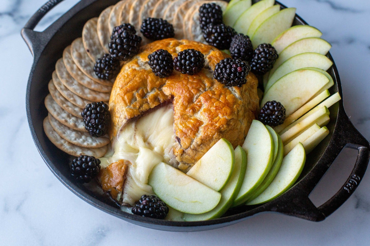 Lodge Bakeware Baker's Skillet