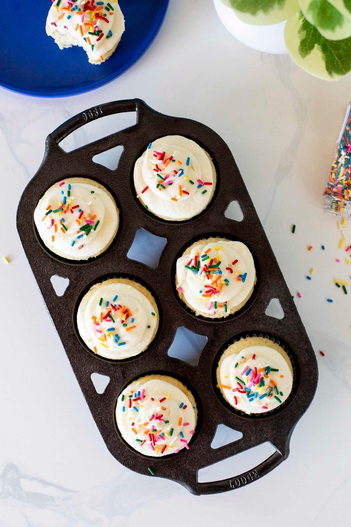 Lodge Bakeware Muffin Pan