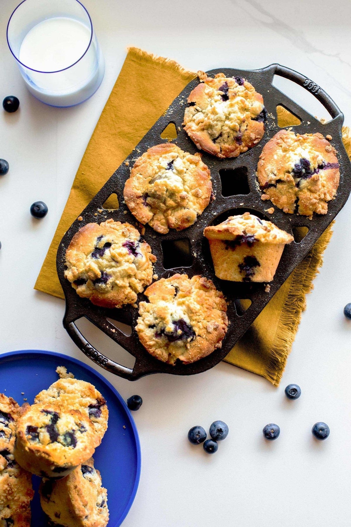Lodge Bakeware Muffin Pan