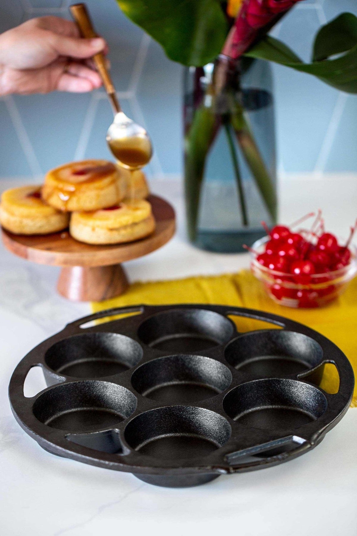 Lodge Bakeware Mini Cake Pan