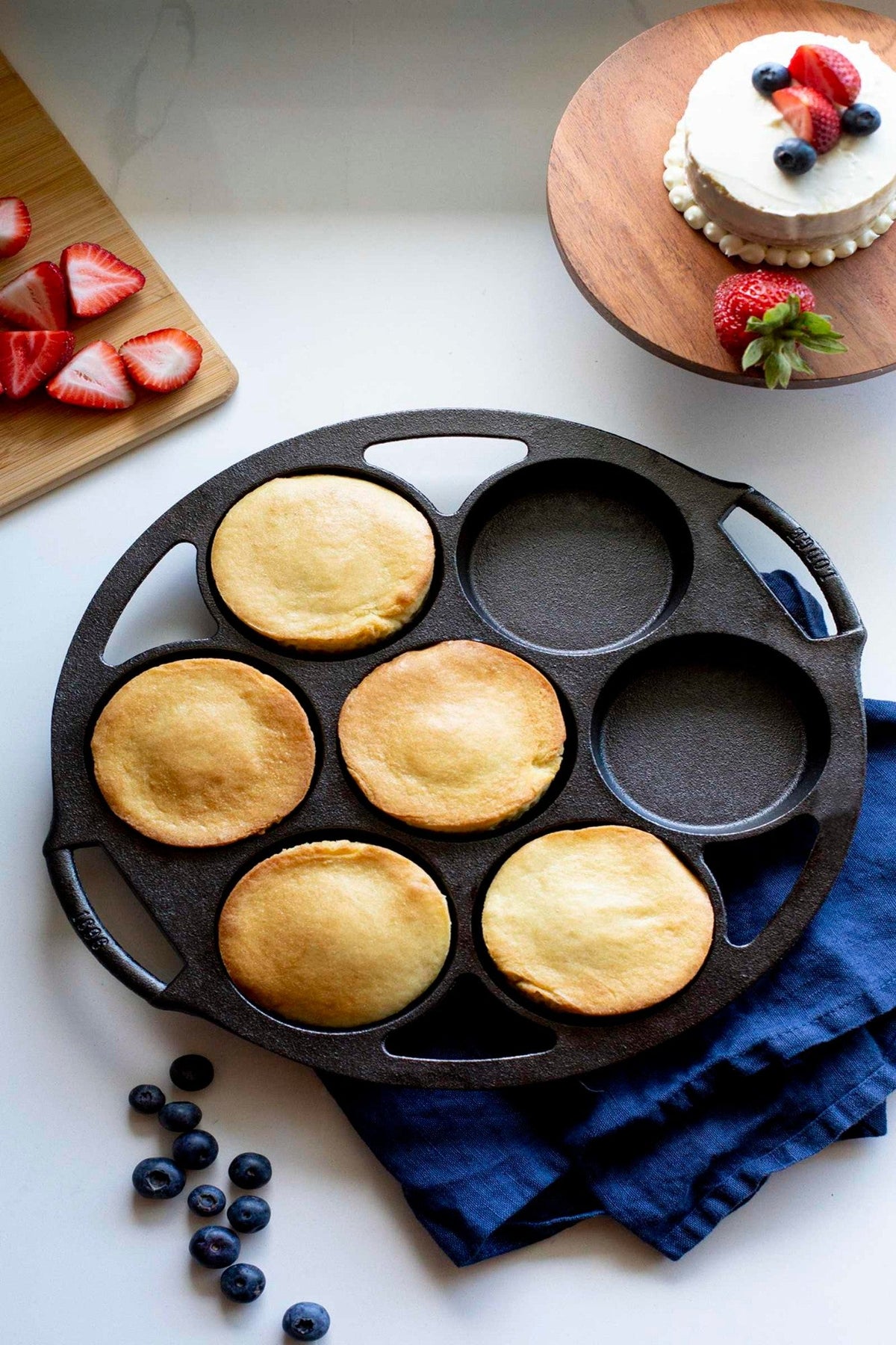 Lodge Bakeware Mini Cake Pan