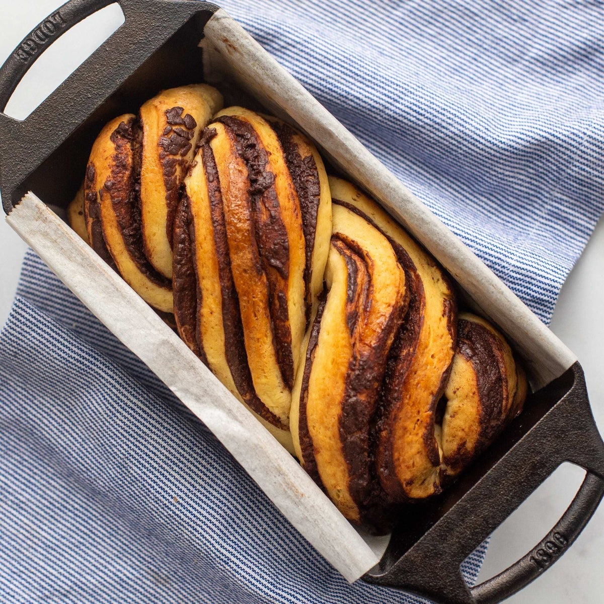 Lodge Bakeware Loaf Pan