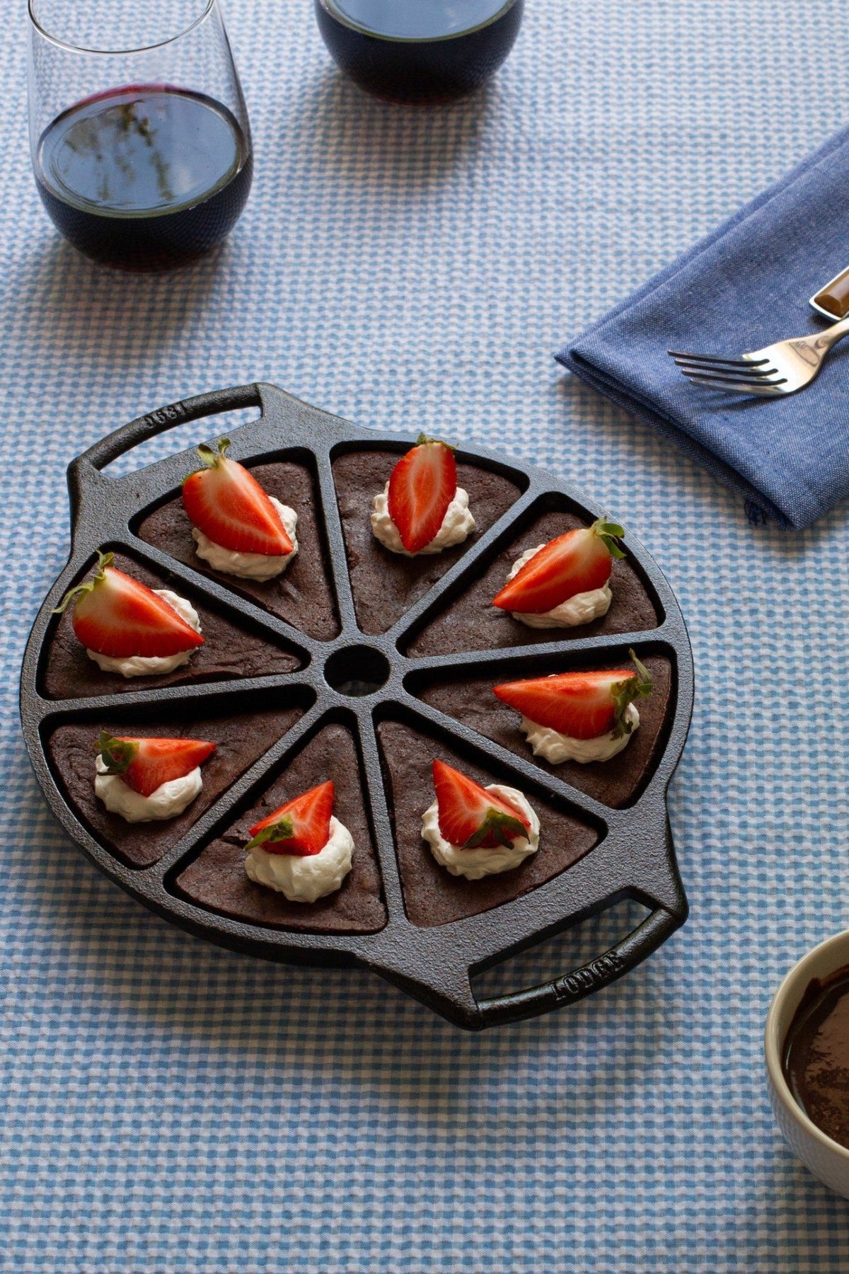 Lodge Bakeware Wedge Pan