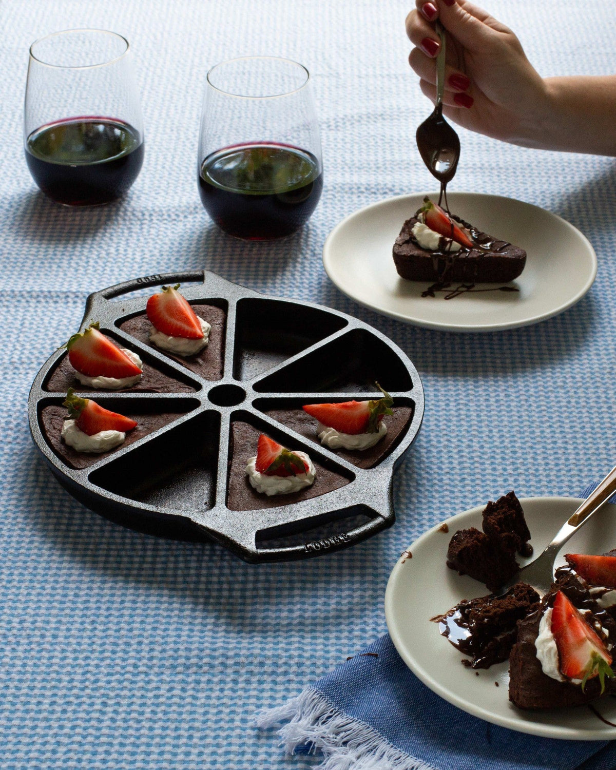 Lodge Bakeware Wedge Pan