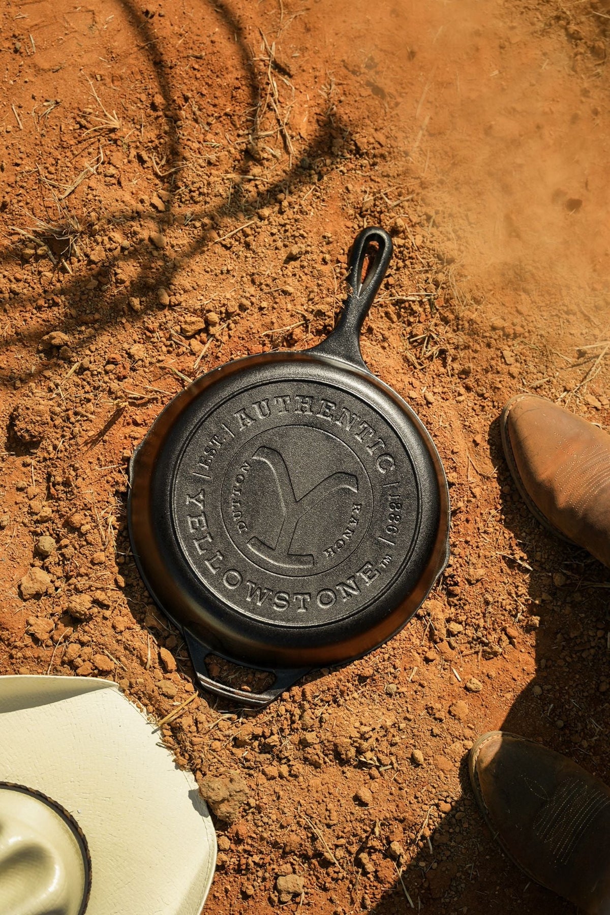 Lodge Yellowstone™ Cast Iron Authentic Y Skillet
