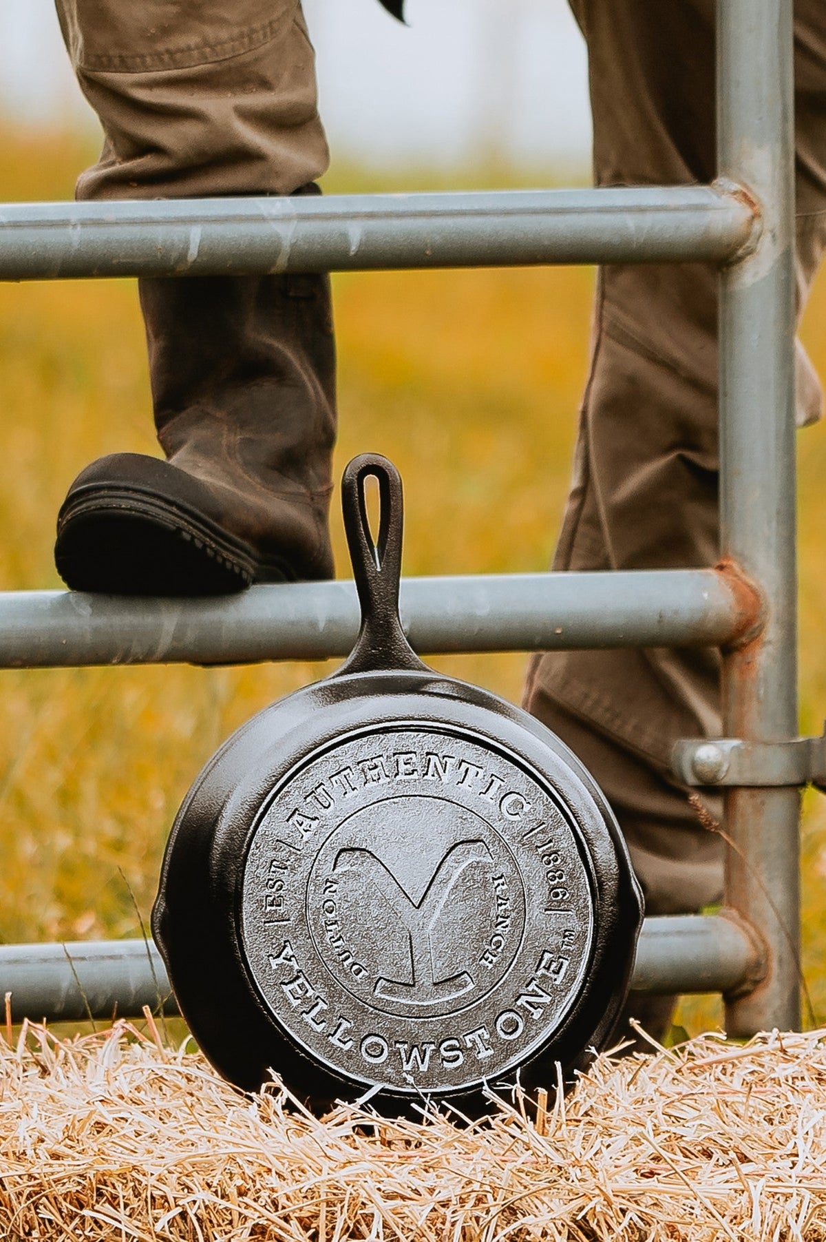 Lodge Yellowstone™ Cast Iron Authentic Y Skillet