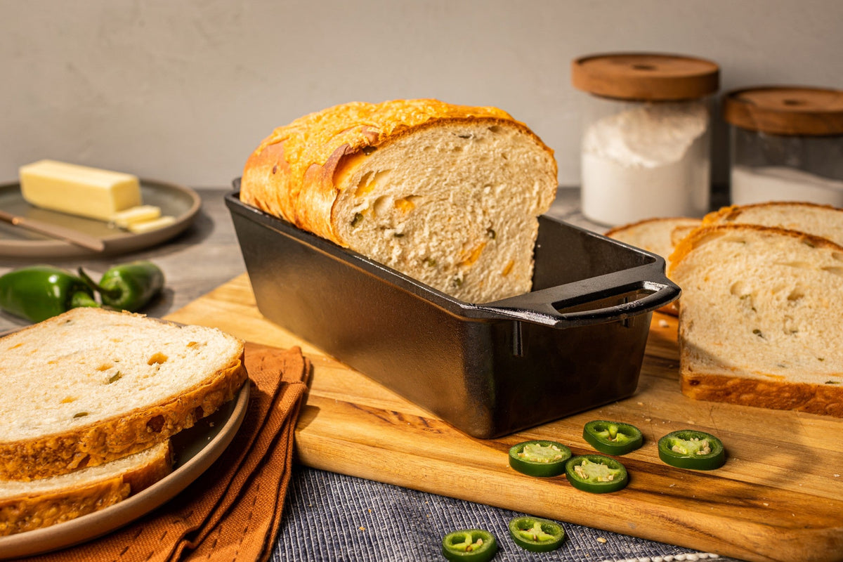 Lodge Bakeware Large Cast Iron Loaf Pan