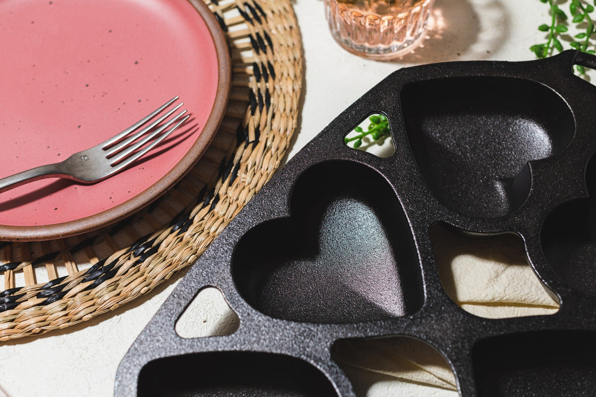 Lodge Heart Mini Cake Pan