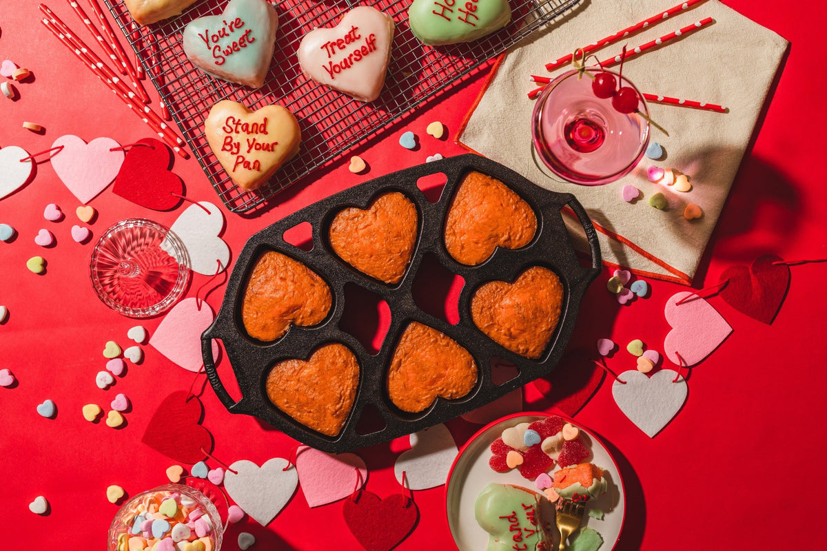 Lodge Heart Mini Cake Pan