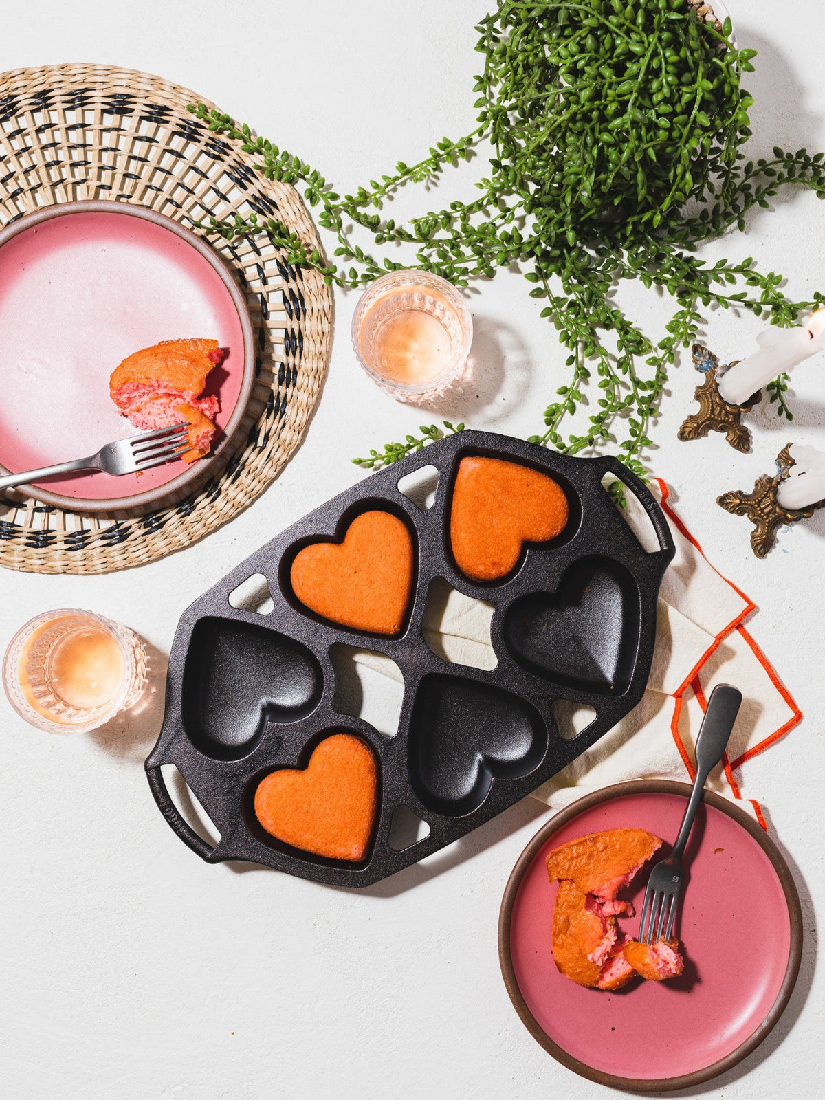 Lodge Heart Mini Cake Pan