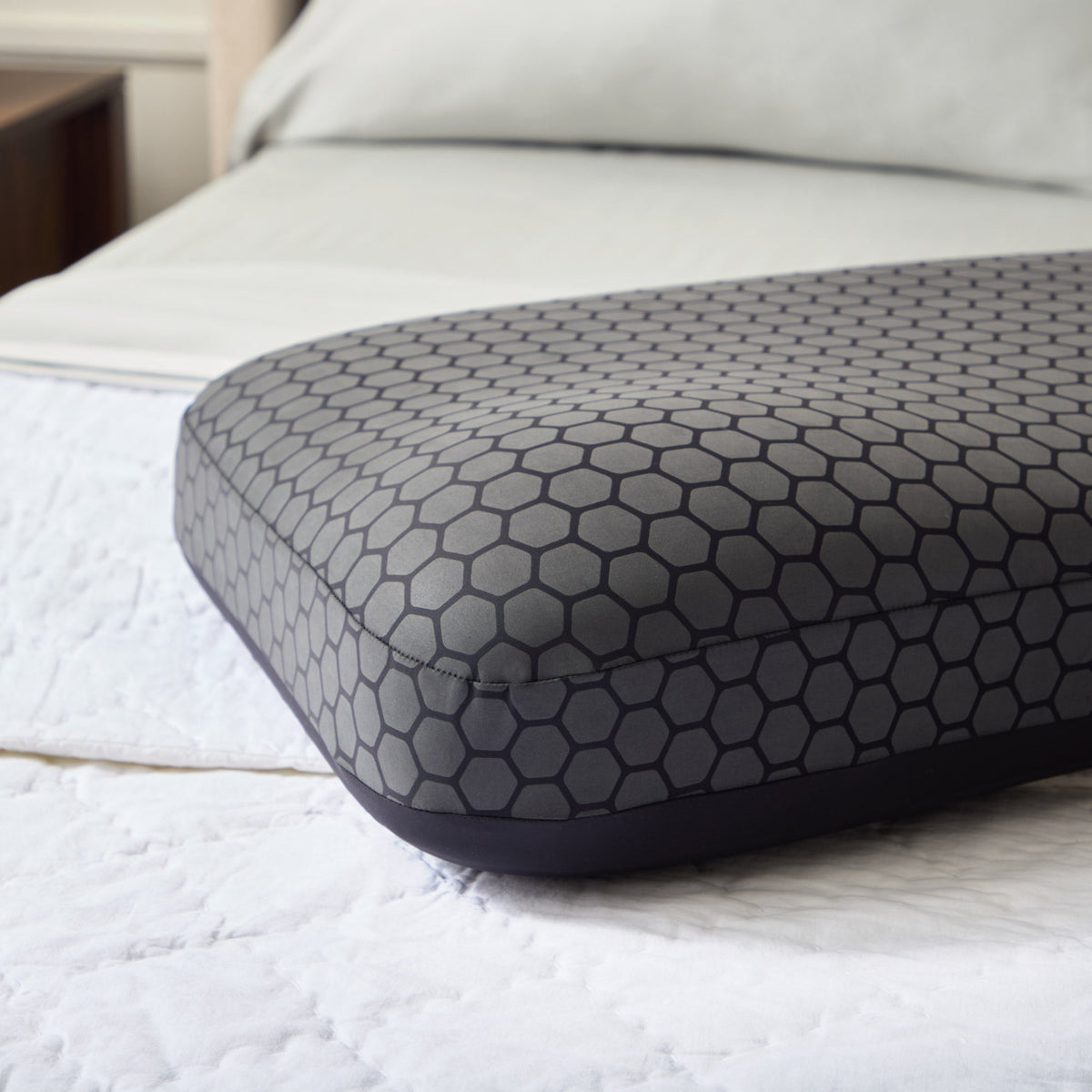 HexCurve Pillow