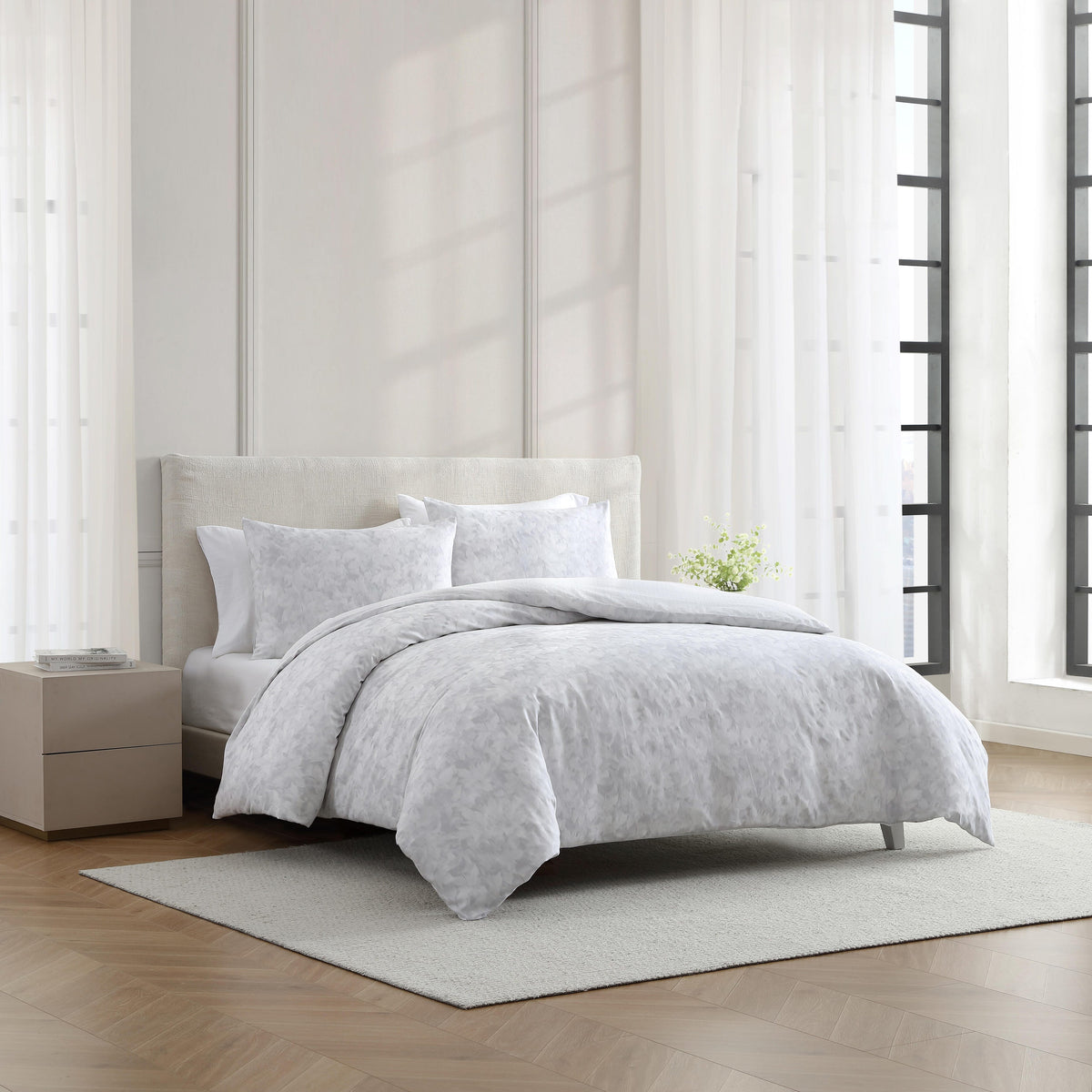 Nebulous Flower/Etched Stripe Duvet Set