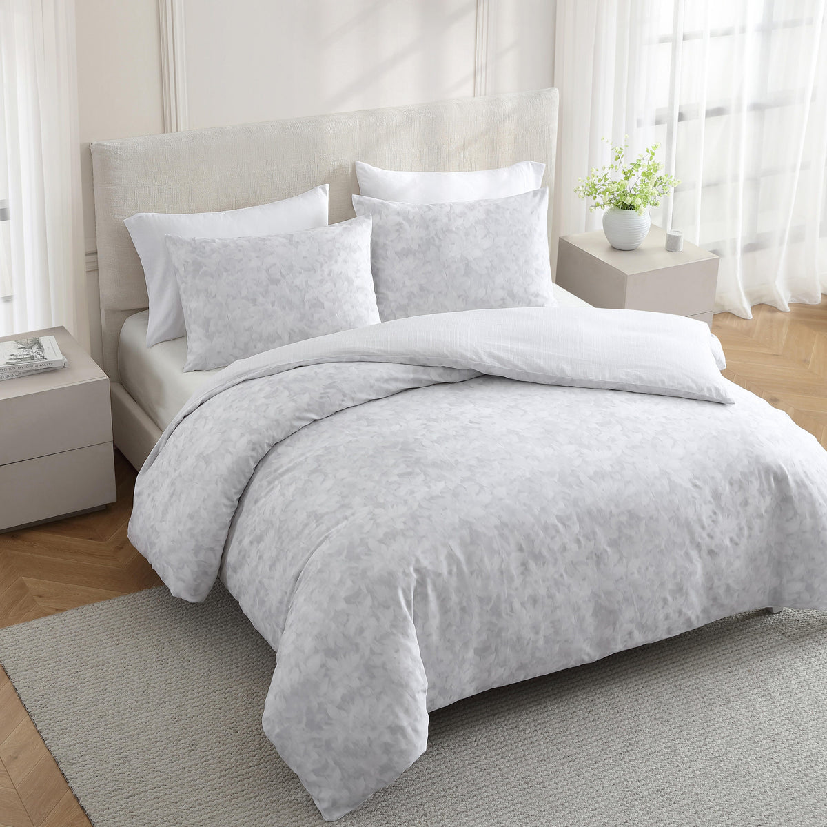Nebulous Flower/Etched Stripe Duvet Set