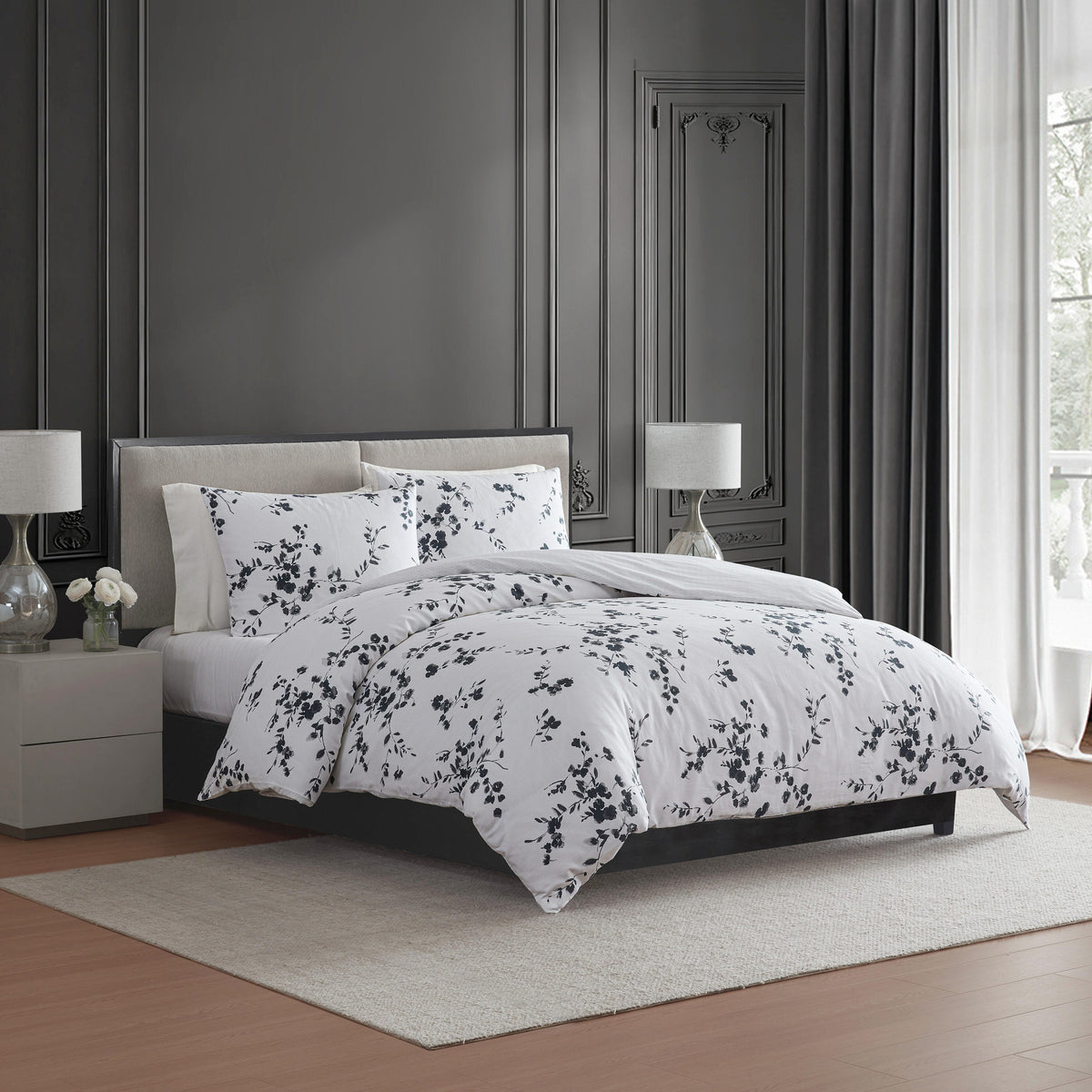 Noir Bouquet/Ikat Line Duvet Set