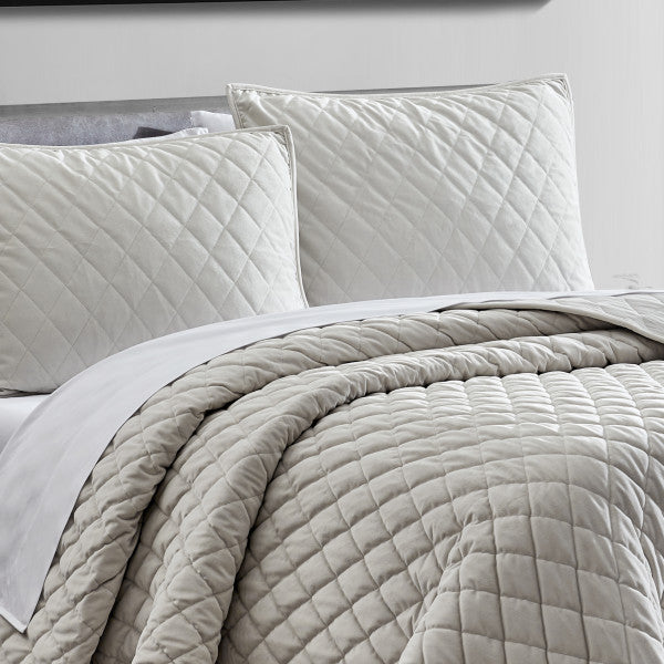 Diamond Velvet Quilt Set