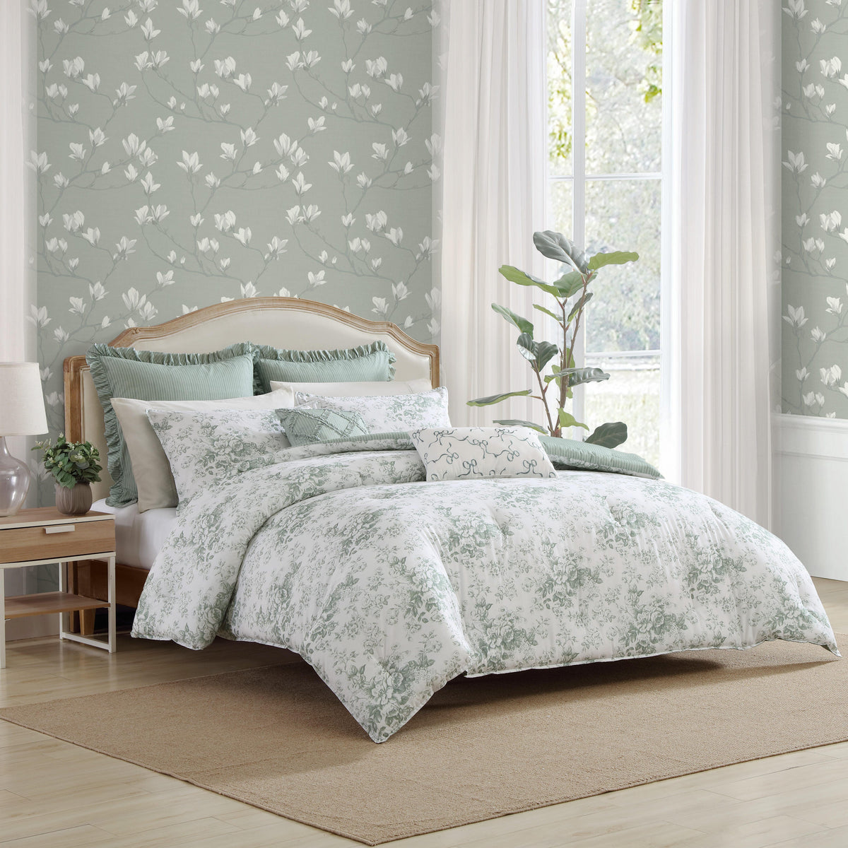 Toile Delight Comforter Set