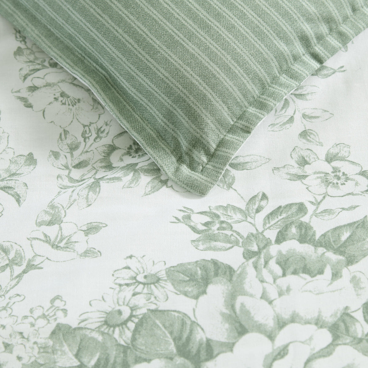 Toile Delight Comforter Set